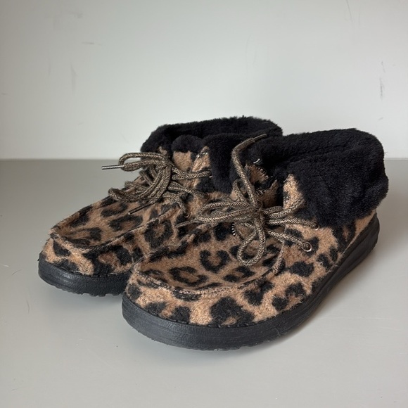 HEY DUDE BRITT LEOPARD NUT WOMEN’S Booties Size 7 - Picture 2 of 8